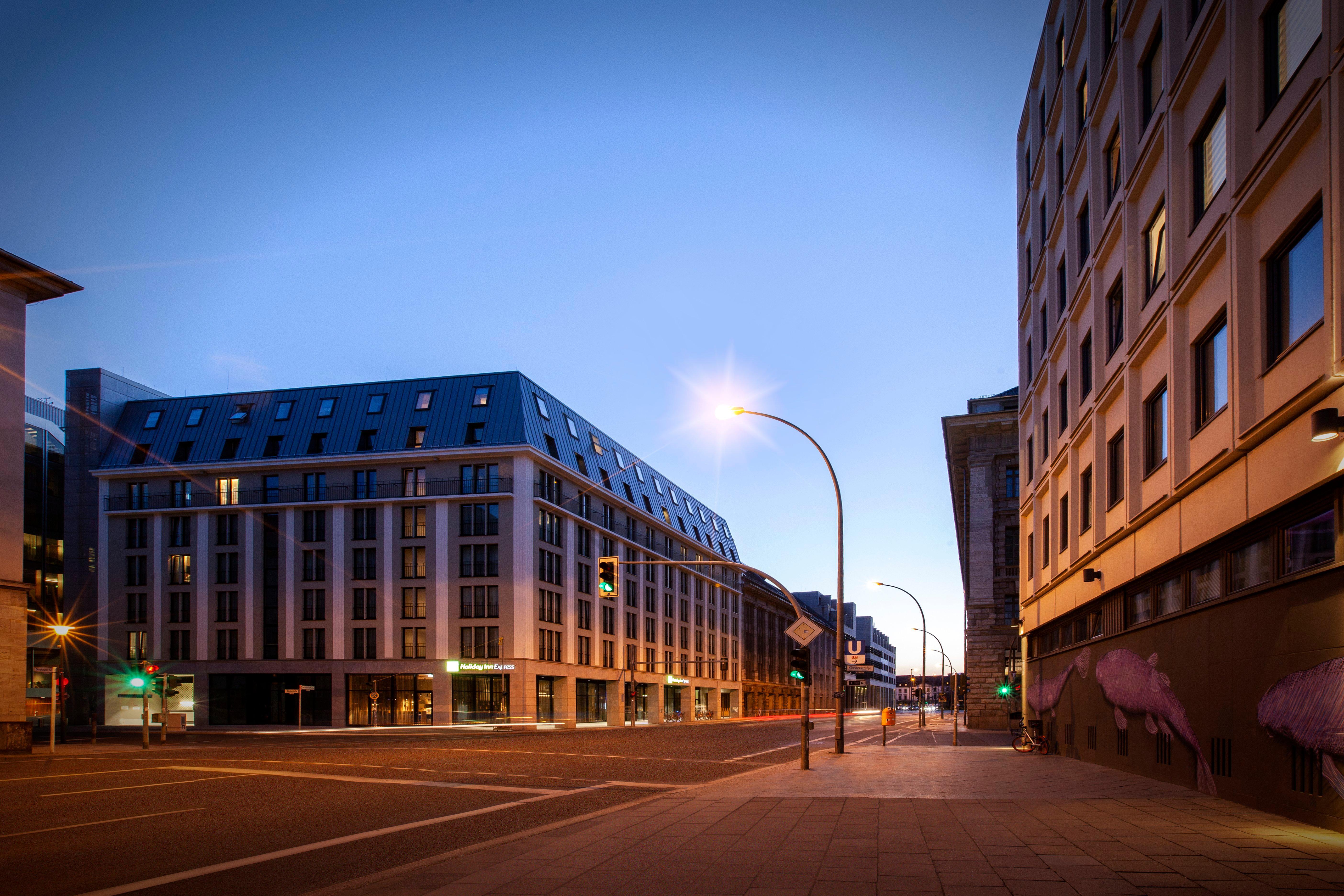 Holiday Inn Express - Berlin - Alexanderplatz, An Ihg Hotel Dış mekan fotoğraf